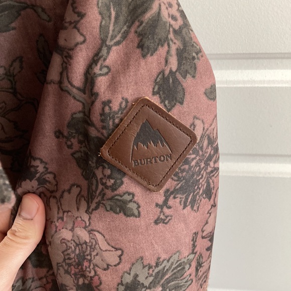 Burton ski/snowboard jacket - Picture 7 of 8